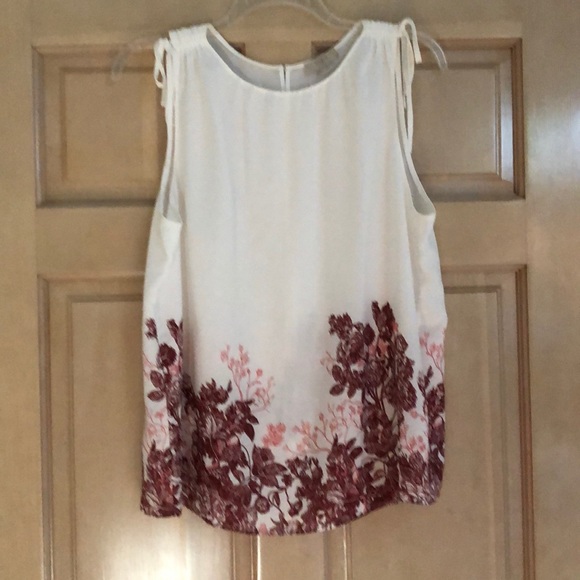 LOFT Tops - NWOT Loft sleeveless top
